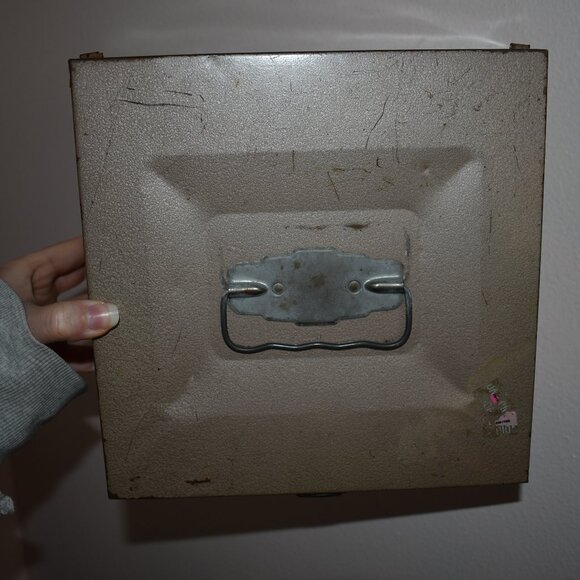 Vintage Antique Tan Metal Cash Box Porta File Case Storage Farmhouse Decor - Picture 14 of 14